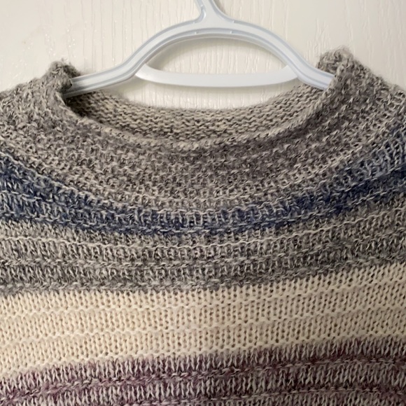 American Eagle Sweater - Picture 3 of 4